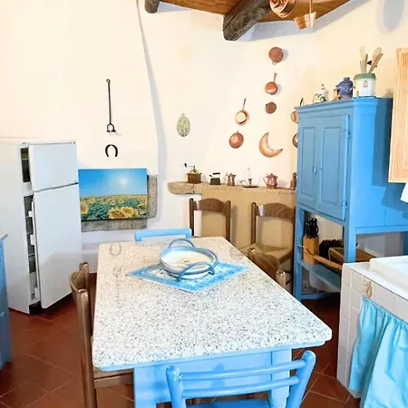Stazzo Lughente A Typical Sardinian House * Cugnana