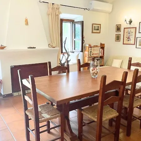 Stazzo Lughente A Typical Sardinian House *